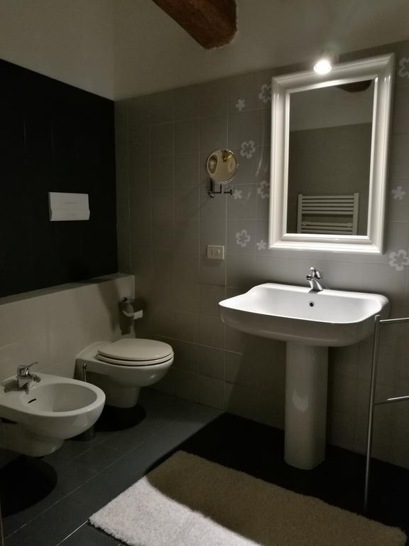 Farolfi Apartments Pepoli โบโลญญา ภายนอก รูปภาพ