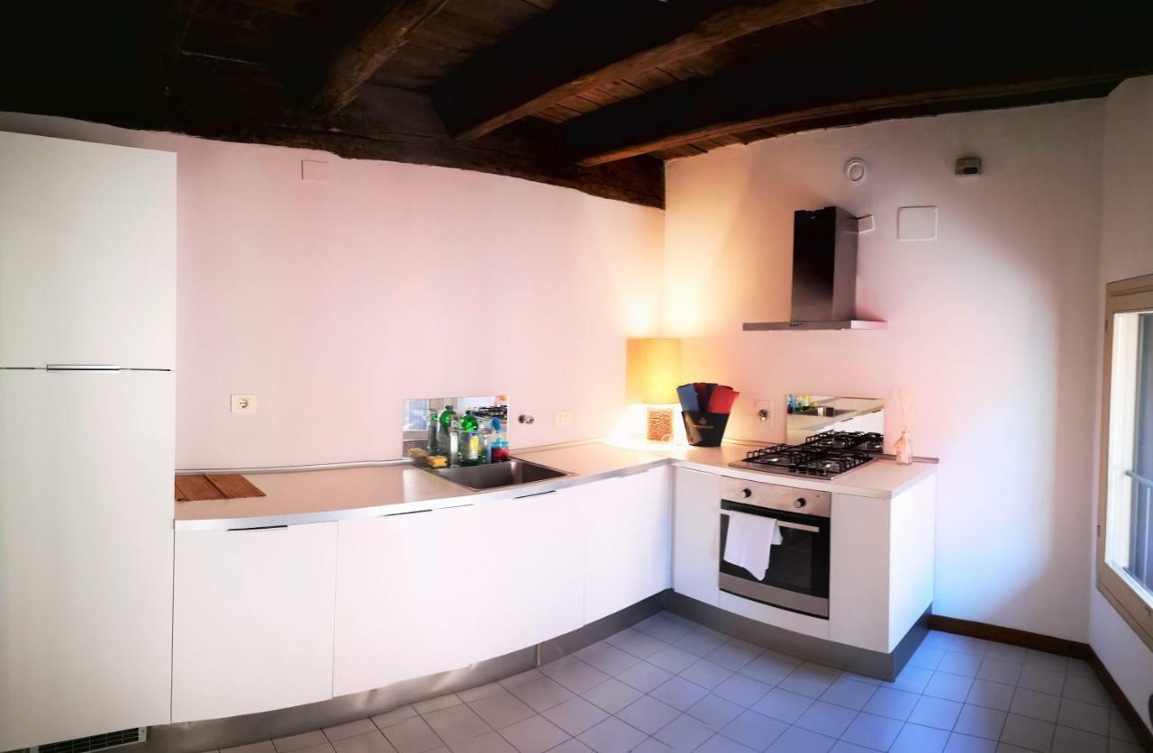 Farolfi Apartments Pepoli โบโลญญา ภายนอก รูปภาพ